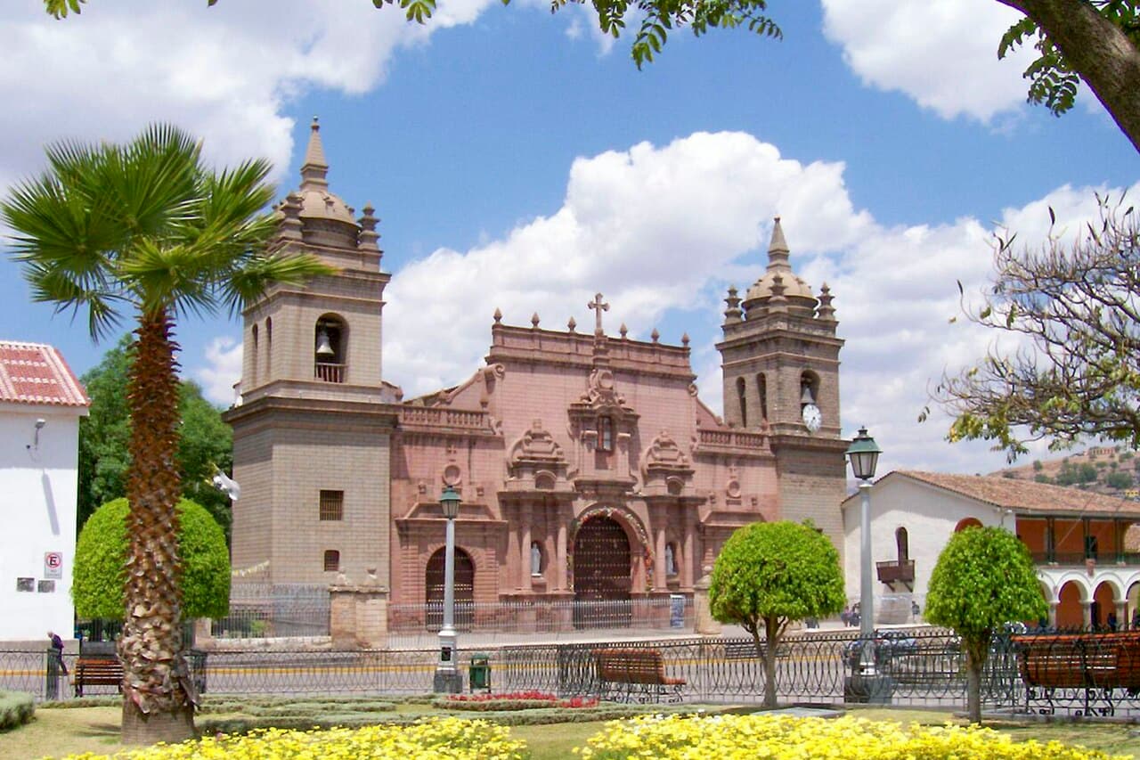 Edición Superior Paquetes a Cajamarca y Baños del Inca desde Lima: Reserva en Cuotas Programadas Desde $299