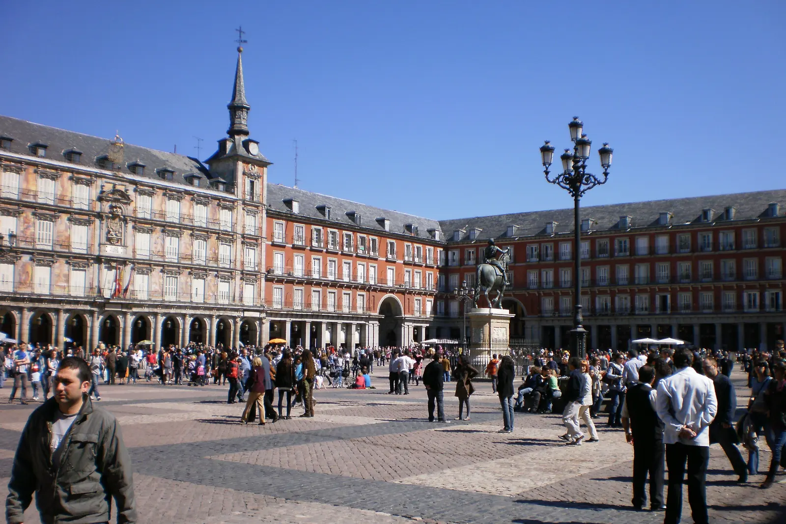 Madrid, Milán y París — Paquetes Migratorios a Europa
