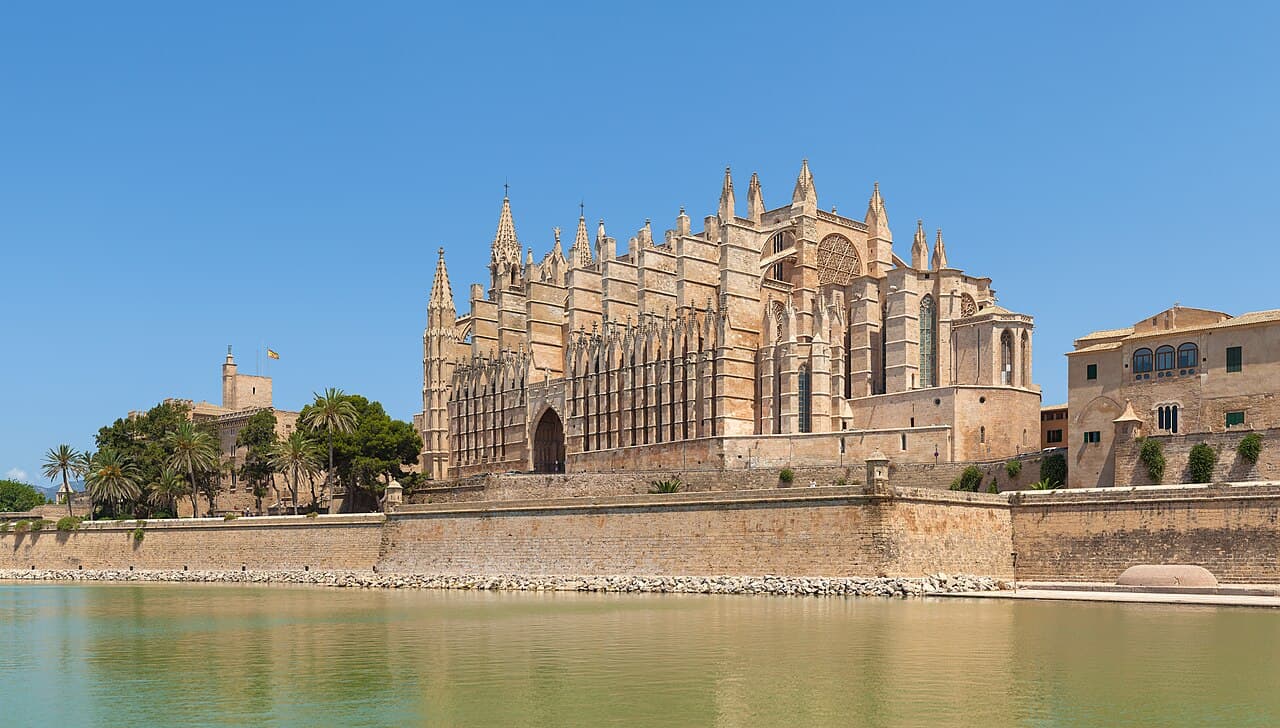 Programa Completo Viajes a Málaga y Costa del Sol en Primavera Europea: Circuito Guiado en Español Desde $1590