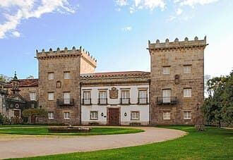 Alicante, España - Castillo de Santa Bárbara y Puerto de Alicante